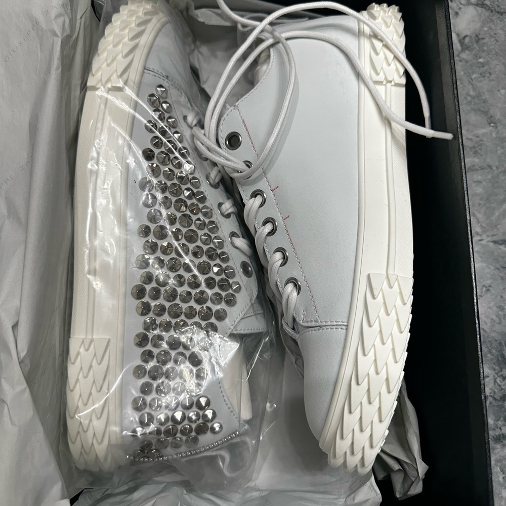 Brand new Giuseppe Zanotti blabber moxie studded sneakers 43.5 / 10.5